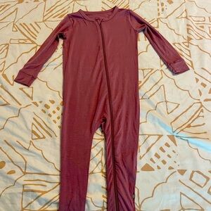 Like New Kyte 4T Mulberry zippered romper.